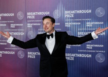 Group of Tesla Shareholders Ask Investors to Vote Against Musk’s Compensation Package