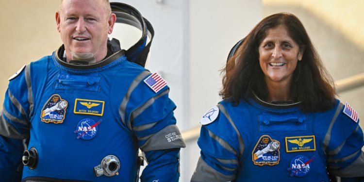 NASA Boeing Crew Successfully Dock in First Manned Flight