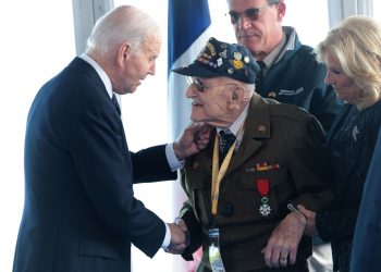 American Airlines in Dallas Honors World War II Veterans on 80th Anniversary of D-Day