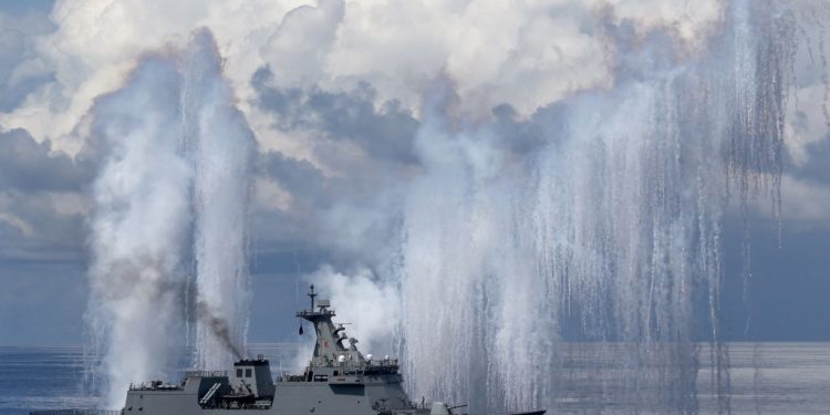 Mysterious Cloud Over North Texas: Weather Anomaly or Military Maneuver?