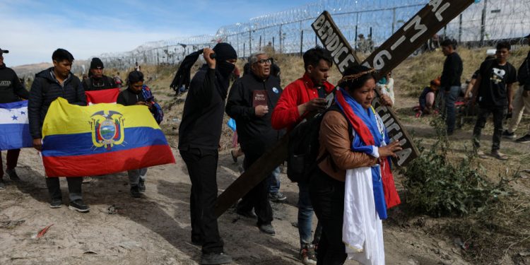 Another Texas Migrant Aid Group Asks a Judge to Push Back on Investigation By Republican AG