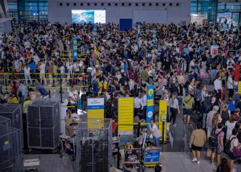 Global IT Outage Triggered by CrowdStrike Glitch Disrupts Airlines, Banks, and More