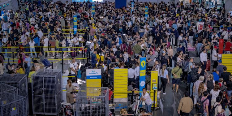 Global IT Outage Triggered by CrowdStrike Glitch Disrupts Airlines, Banks, and More