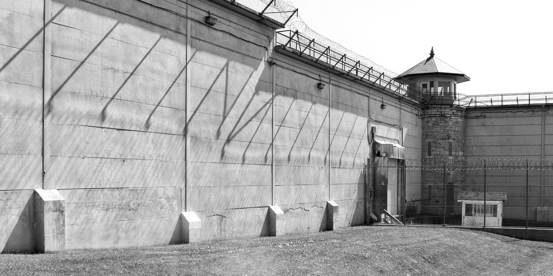 Former Prisoners Describe Suffocating Heat in Texas Lockups As They Plead for Air Conditioning