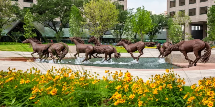 A Texan Treasure: The ‘Mustangs of Las Colinas’
