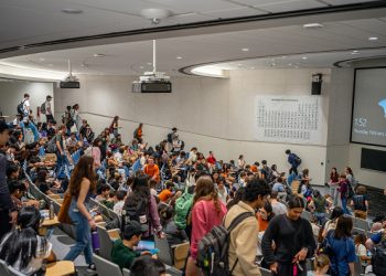 UT System Offers Free Tuition for Families Earning $100,000 or Less