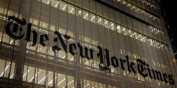 Artist Cited in New York Times Attack Articles on Shen Yun Sets Record Straight