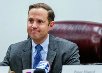 New Texas Republican Speaker Wins Gavel With Majority of Support From Democrats