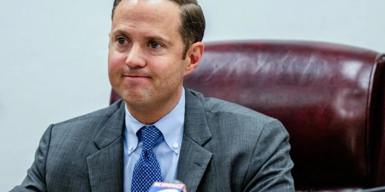 New Texas Republican Speaker Wins Gavel With Majority of Support From Democrats