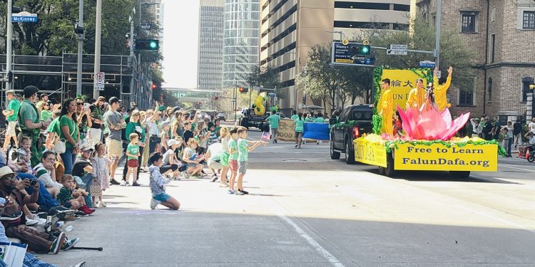 Falun Dafa Performance Shines at Houston’s 64th St. Patrick’s Day Parade
