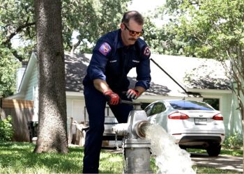 Arlington Tests Fire Hydrants to Ensure Readiness, Joining Cities Across Texas in Annual Safety Effort