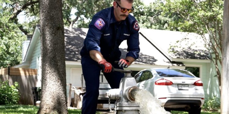 Arlington Tests Fire Hydrants to Ensure Readiness, Joining Cities Across Texas in Annual Safety Effort