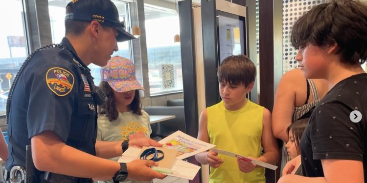 LPD Hosts Coffee with a Cop Event to Foster Community Ties