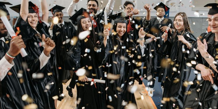 Texas High School Students Can Now Graduate Early and Save Thousands on College