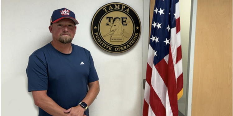 ICE Officer Pulls Drowning 6-Year-Old From Florida Pool, Performs CPR