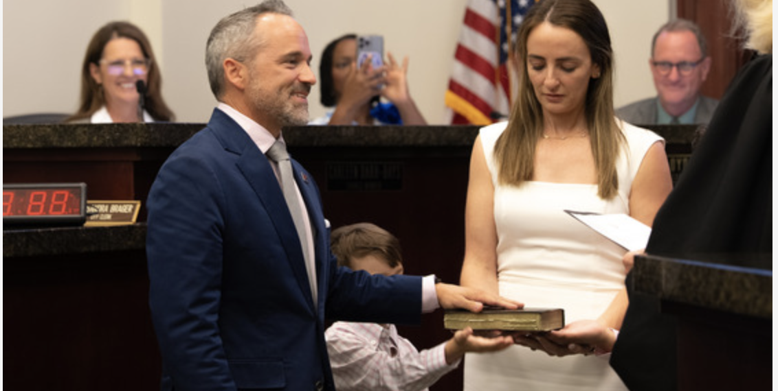 Stuart Hene swearing in at City Hall