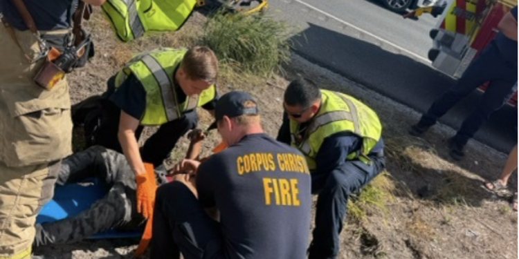 ICE Officer Renders Lifesaving Aid to Teen Found Unresponsive Off Interstate 37 Near Corpus Christi