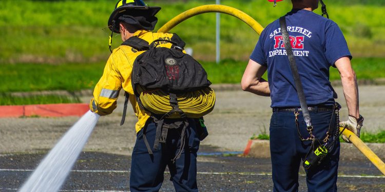 Off-Duty Texas Firefighter Saves Three Children After July Fourth Boat Accident