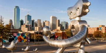 Meet Dallas’s Favorite Robot: The Traveling Man of Deep Ellum