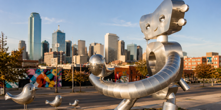 Meet Dallas’s Favorite Robot: The Traveling Man of Deep Ellum